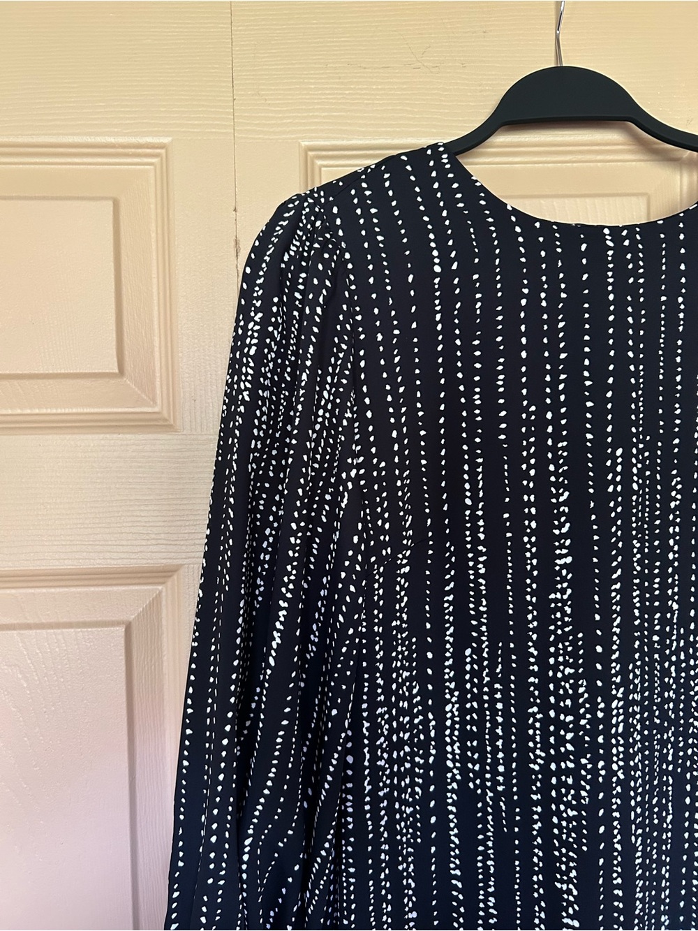 H&M Black Shift Dress with White Dotted Stripes - Picture 4 of 5